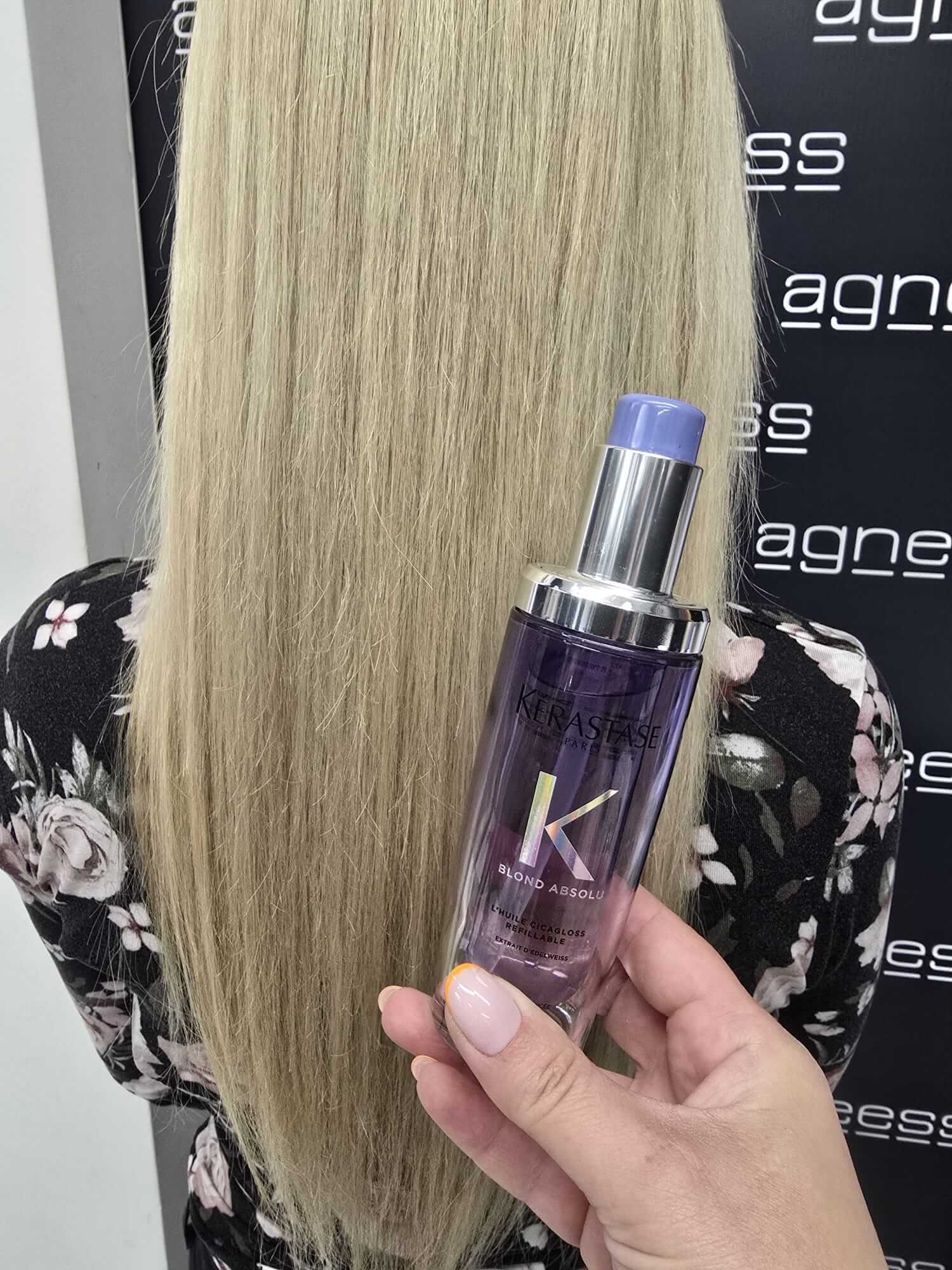 Aplikacja serum Kérastase Cicagloss - pielęgnacja chłodnego blondu